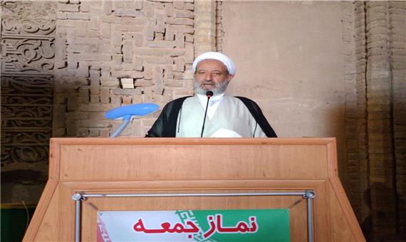 امام جمعه اردستان: مردم دولت را برای بهبود اقتصاد همراهی کنند