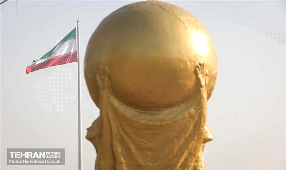 نصب المان‌ها و کاپ طلایی به مناسبت جام جهانی 2022