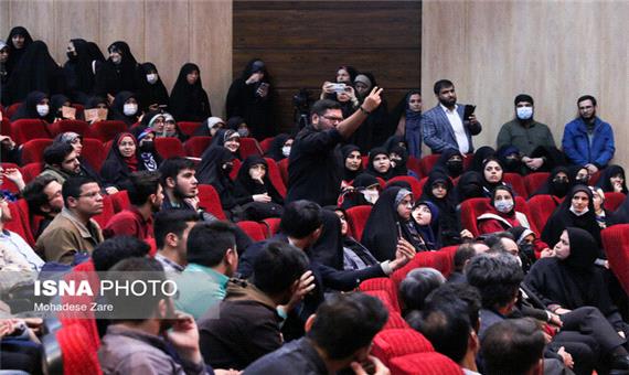 دانشجو نسبت به حوادث جامعه بی‌تفاوت نیست