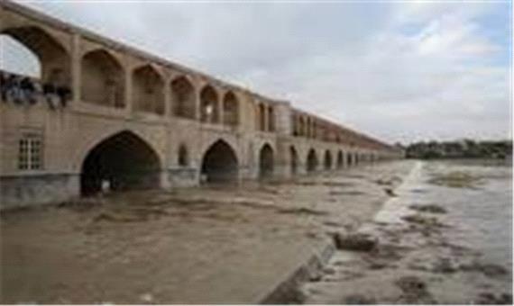 زدن میخ آخر بر تابوت زاینده‌رود/ می‌خواهند بیش از 40 میلیون متر مکعب آب دیگر هم از این رودخانه بردارند/ مگر زاینده رود چقدر توان دارد؟ (فیلم)