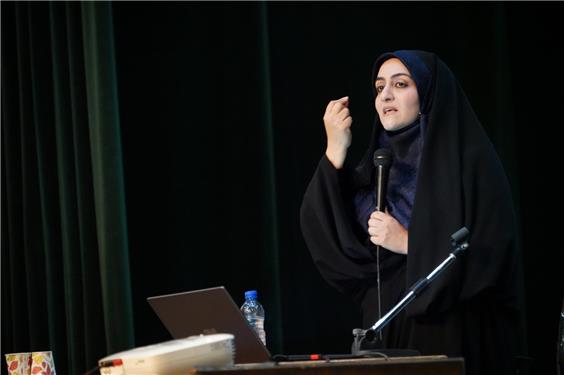 بارگذاری و بررسی قرارداد لباس فرم بر عهده مدیر واحد آموزشی است