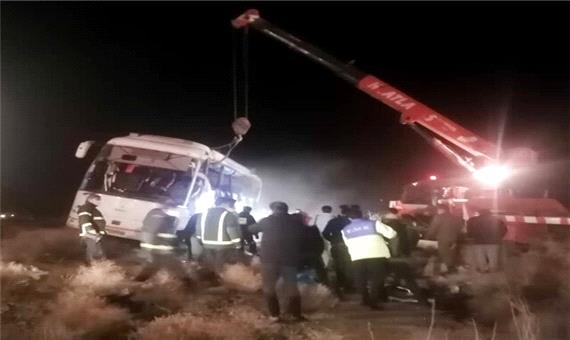 17 کشته و مصدوم در واژگونی اتوبوس اصفهان - بندر عباس