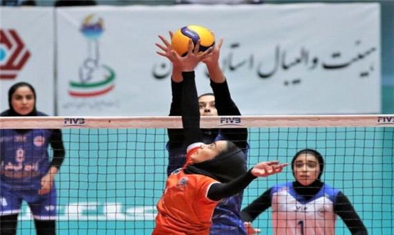 تیم والیبال بانوان باریج اسانس کاشان تیم ذوب آهن اصفهان را با شکست بدرقه کرد