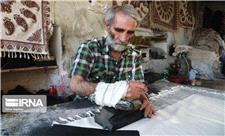 هنرمندان صنایع دستی اصفهان، بیمه عشایر و قالی‌بافان هستند