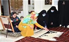 معاون امور زنان و خانواده رییس جمهور از موزه فرش دستباف ترکمن دیدن کرد