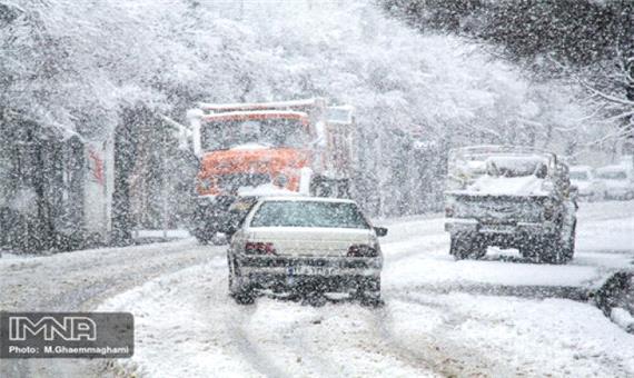 آخرین وضعیت راه‌های کشور/بارش برف و باران در برخی از محورهای استان اصفهان