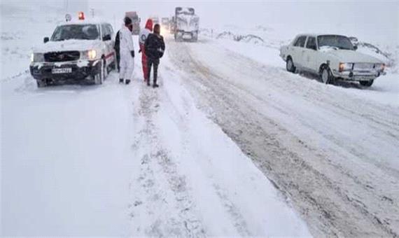 بارش برف مسیر 78 روستای اصفهان را مسدود کرد