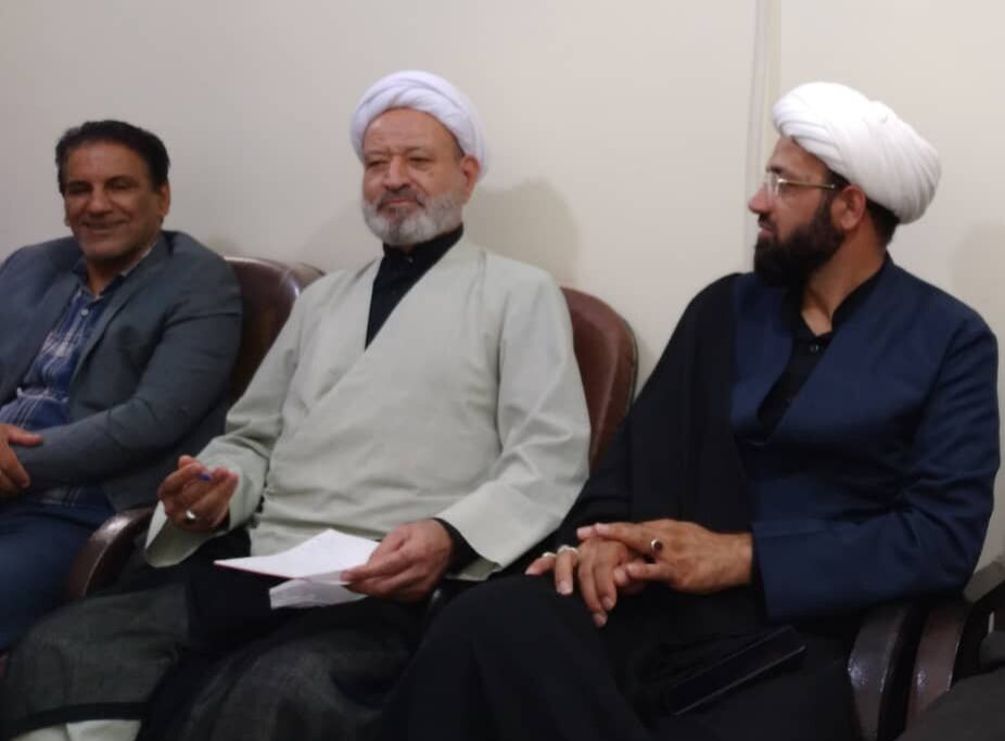 امام جمعه اردستان: اطلاع‌رسانی دقیق شان قلم را حفظ می‌کند