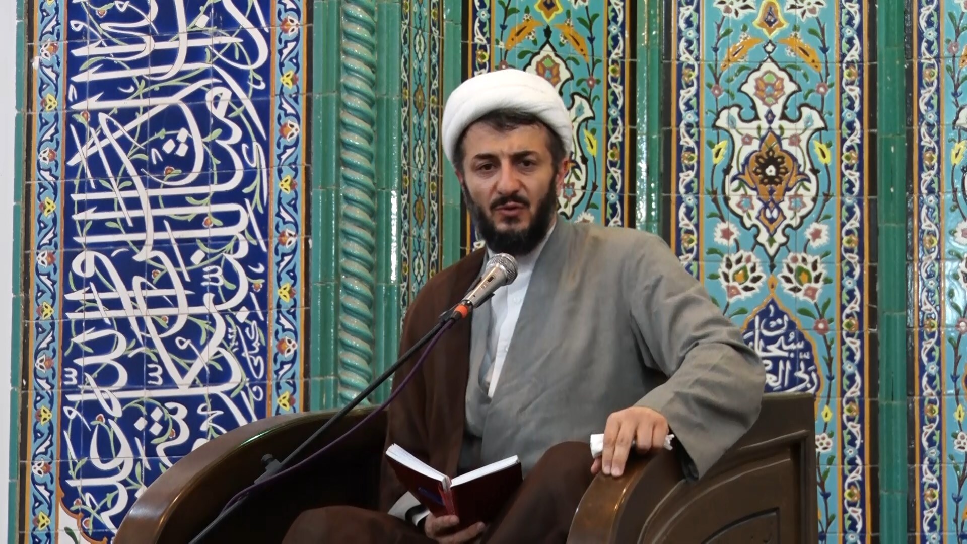 آیین بزرگداشت آیت‌الله سیدعباس اعتمادی و فرزندش در کاشان