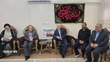 دیدار معاون رئیس‌جمهور و رئیس بنیاد شهید با خانواده شهدای اقتدار در اصفهان