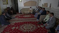 دیدار معاون استاندار با مادر شهیدان کاویانی در بویین میاندشت
