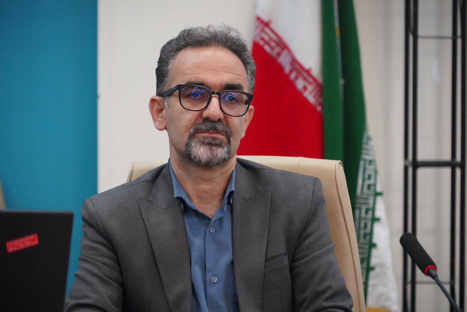 سند تحول بنیادین و آیین‌نامه اجرایی مدرسه دو بال اصلی نظام تعلیم و تربیت هستند