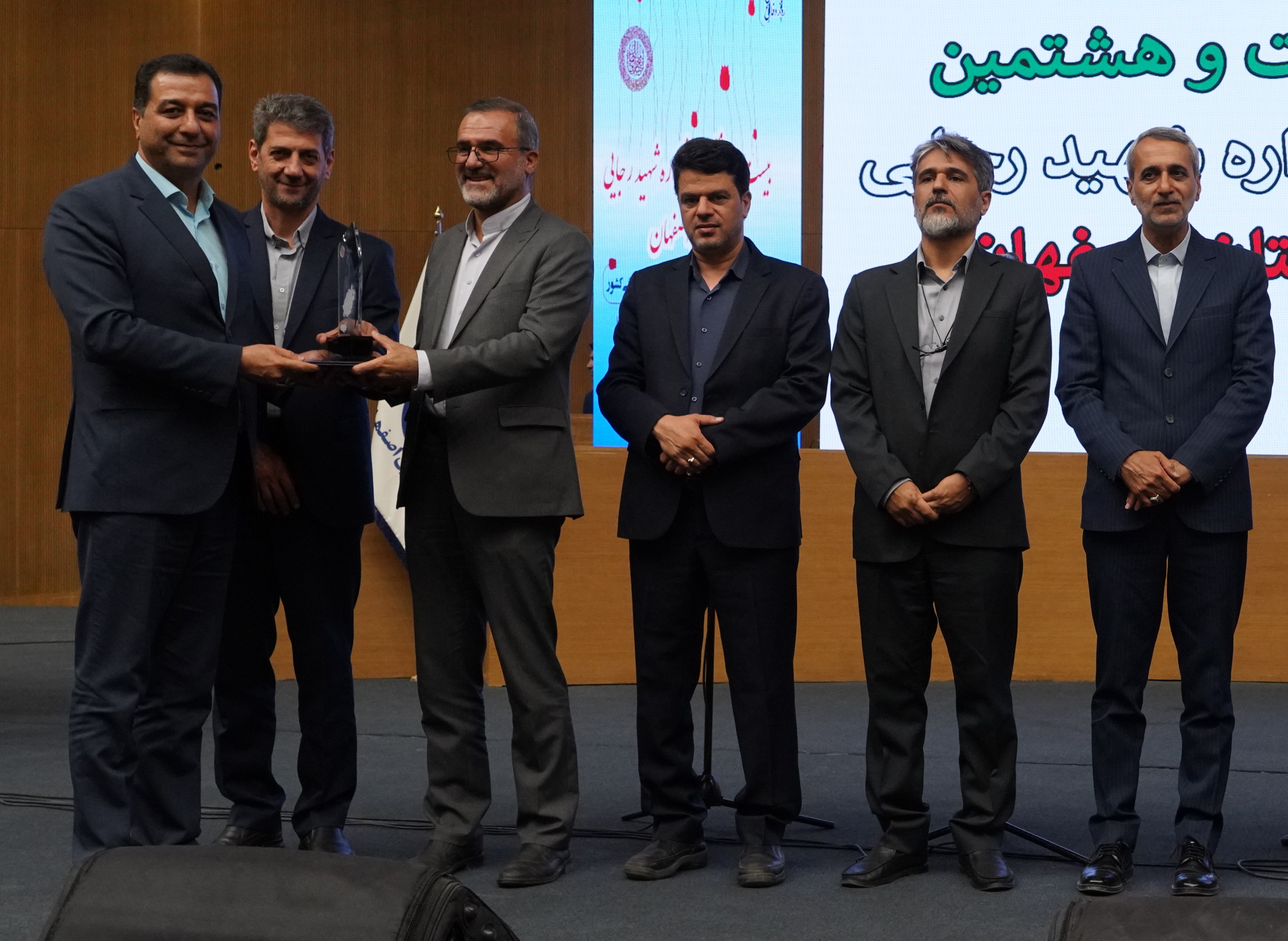 معرفی آموزش‌وپرورش اصفهان به‌عنوان دستگاه برتر استان