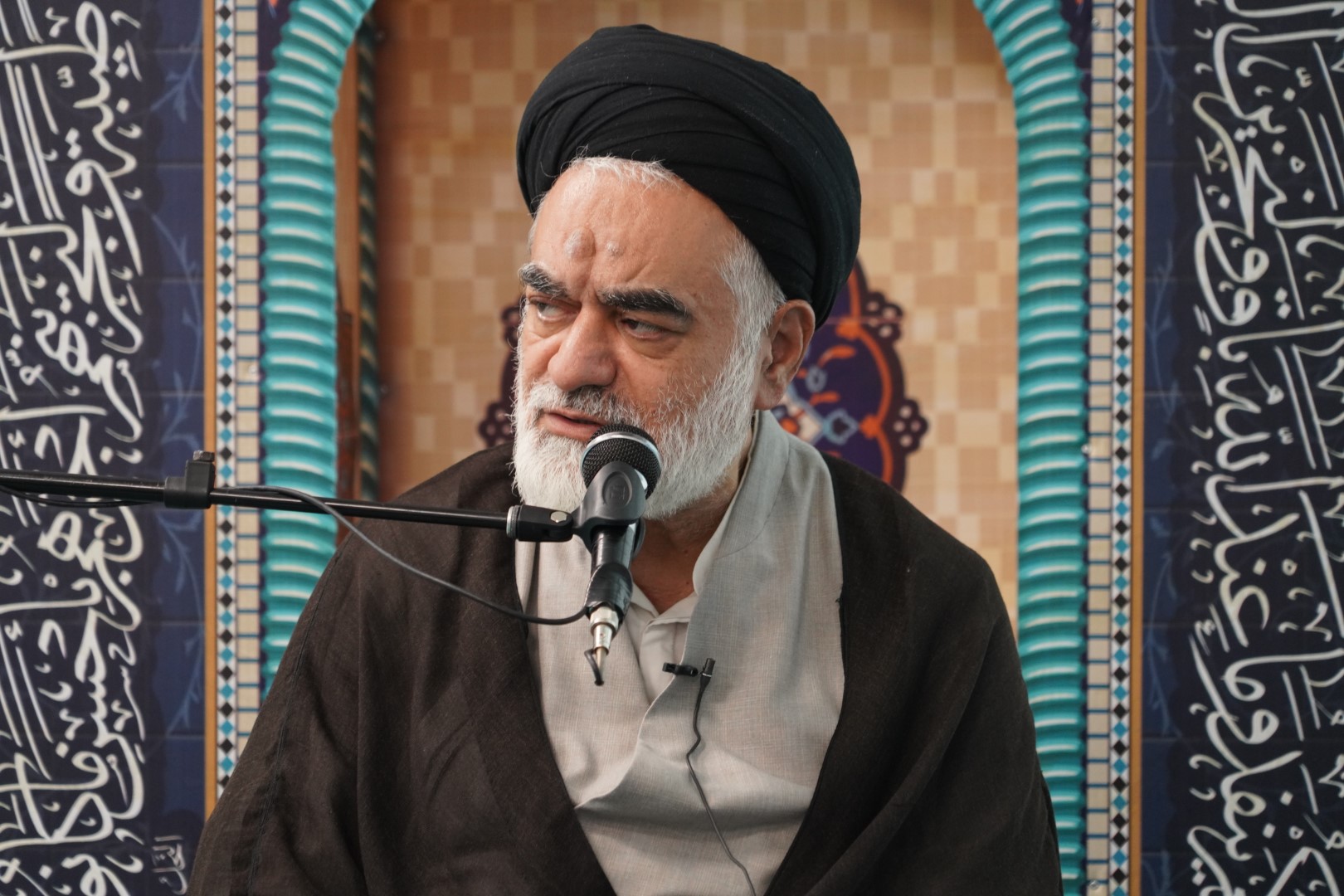قدردانی از کسانی که برای تعلیم و تربیت نسل آینده تلاش می‌کنند، ضروری است