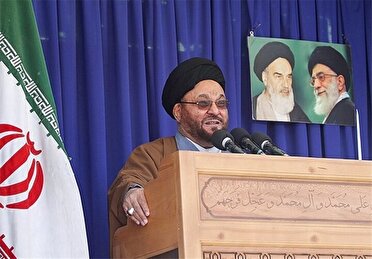 تاکید امام جمعه موقت اصفهان برنقش امدادهای غیبی در عبور از بحران ها