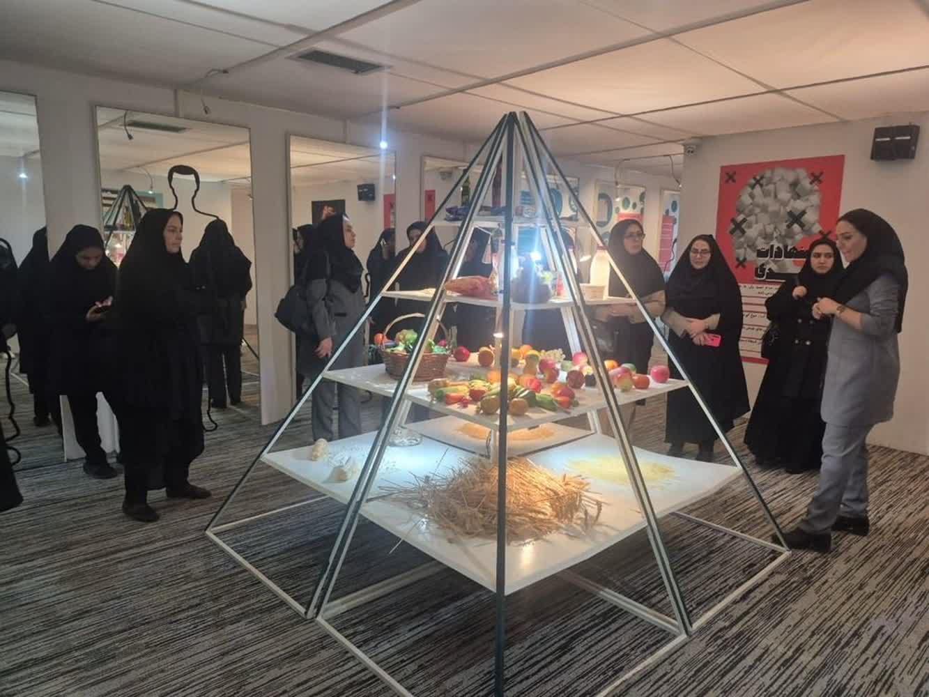 بازدید بانوان اداره‌کل و کارشناسان امور بانوان نواحی شش‌گانه  از خانه سلامت شهرداری اصفهان