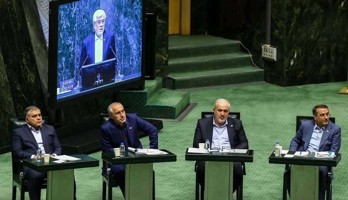 اعلام مردودی دولت از سوی نمایندگان؛ نمره خود مجلس چند است؟