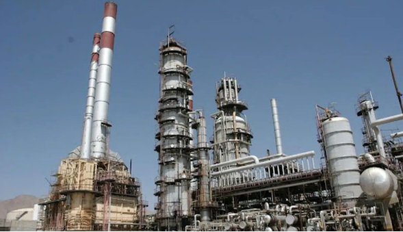 اصفهان درمحاصره ۵ فلر پالایشگاه؛ پیگیری قضایی آلودگی۲ شرکت بزرگ فولادی