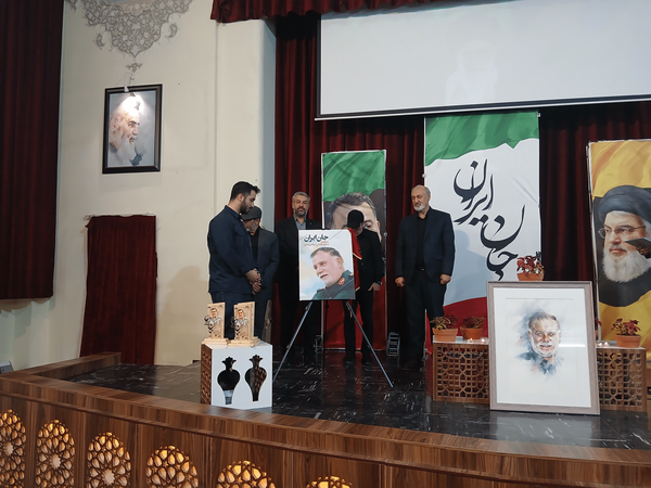 تجلیل از خانواده سردار شهید عباس نیلفروشان