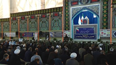 بسیج در تمامی مشکلات وبحران‌ها پیش‌قدم در دفاع از کشور است