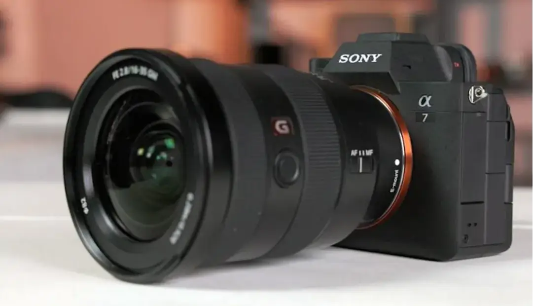 سونی روی دوربین میان‌رده مورد انتظار A7 V کار می‌کند