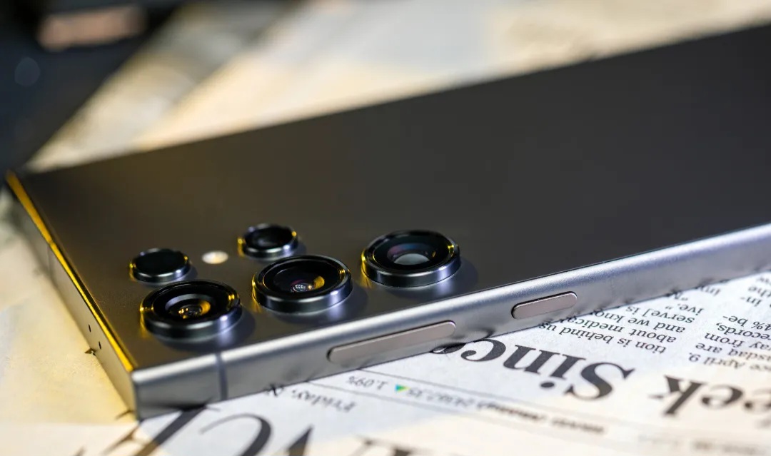 رنگ مشکی گلکسی S۲۶ اولترا یک تفاوت کوچک اما مهم با سایر رنگ‌ها خواهد داشت