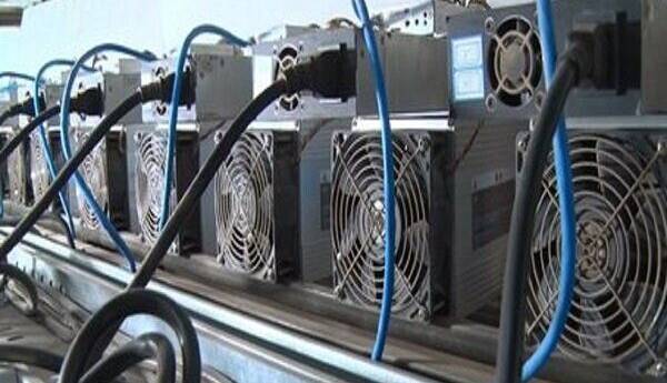 ۶۲ دستگاه ماینر غیرمجاز در کاشان کشف شد