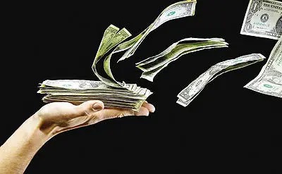 ۱۲ هزار همت نقدینگی؛ پول از کنترل خارج می‌شود