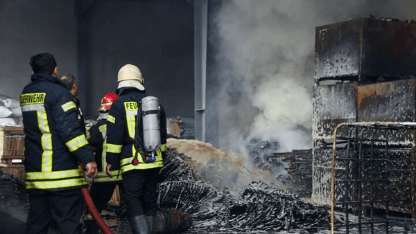 حریق سوله‌ تجهیزات الکترونیکی در اصفهان؛ تاکنون ۸ نفر مصدوم شدند