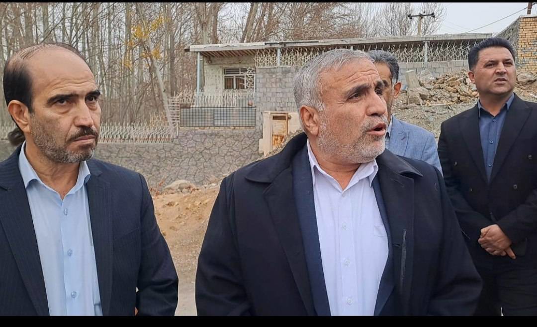 بازدید میدانی فرماندار لنجان از روستا‌های بخش باغ بهادران