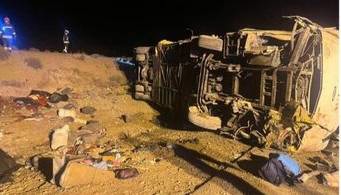 هویت ۹ فوتی اتوبوس واژگون‌شده در محور اصفهان - نطنز شناسایی شد + اسامی