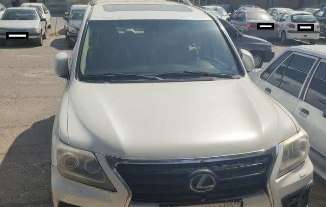 توقیف سواری لکسوس درخمینی شهر با خلافی ۱۴۴ میلیونی