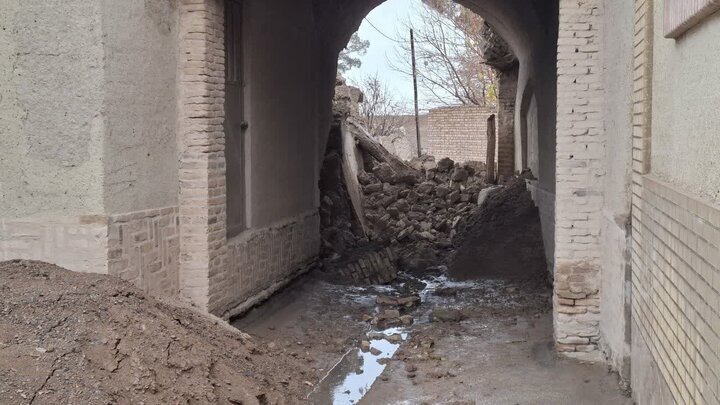 تخریب بخشی از دروازه پنچاهه نایین