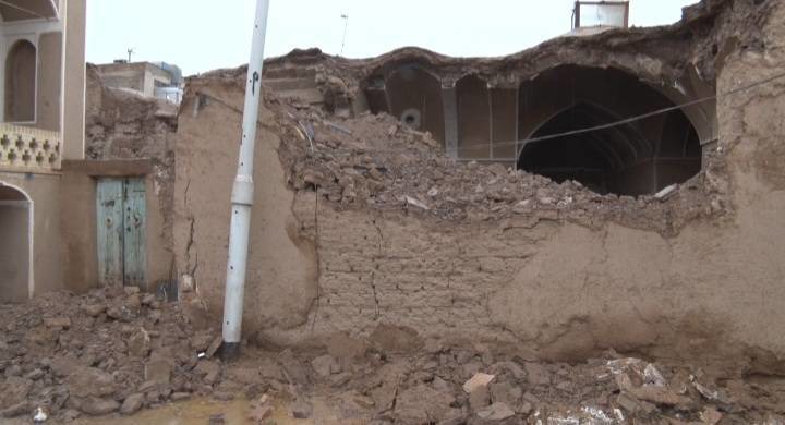 تخریب سه واحد مسکونی در زواره اردستان