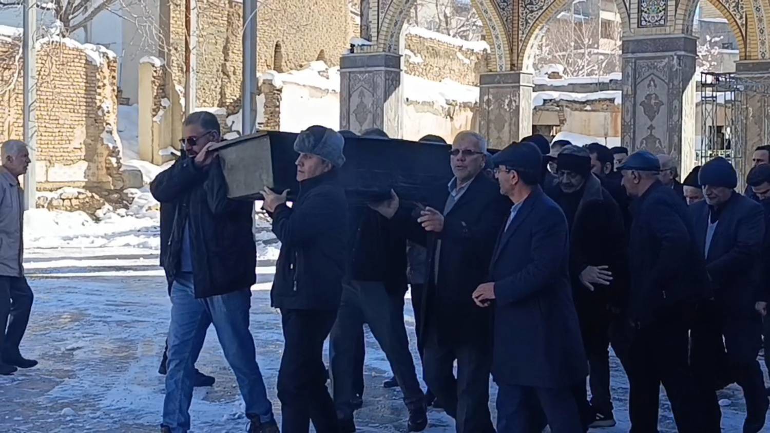 تشیع پیکرمادر شهید در خوانسار