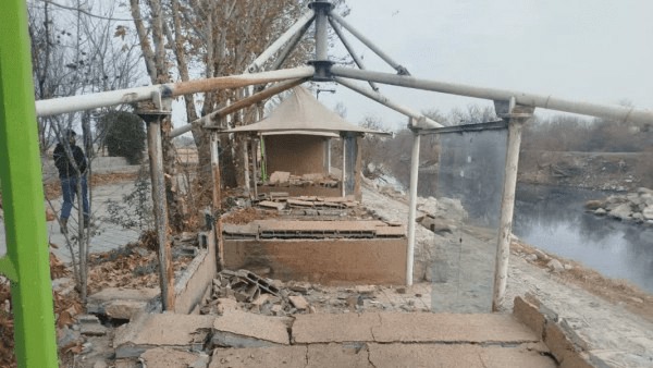 تخریب ۱۶ آلاچیق در حریم رودخانه زاینده رود