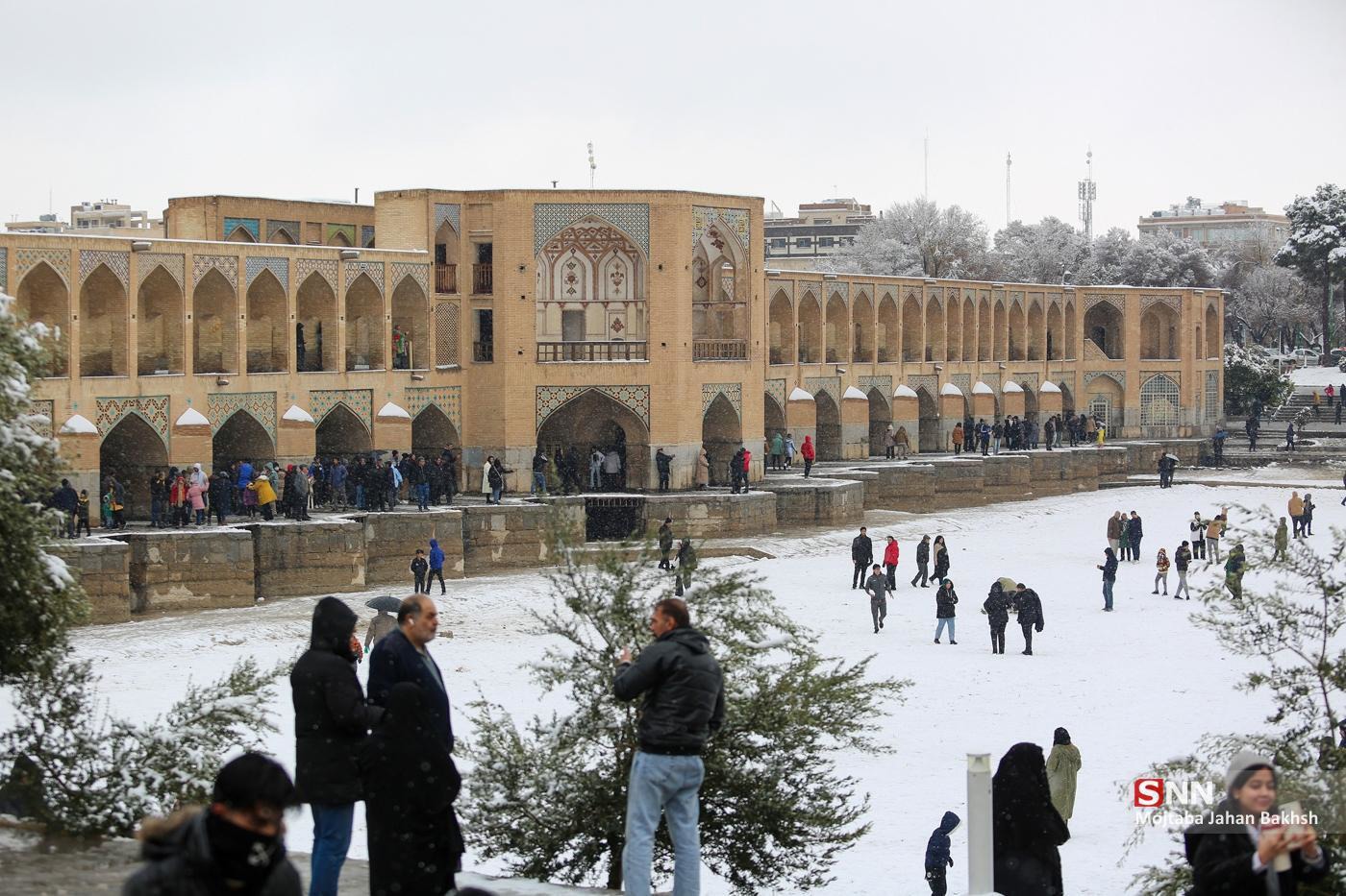 اصفهان با برفشم قشنگه!