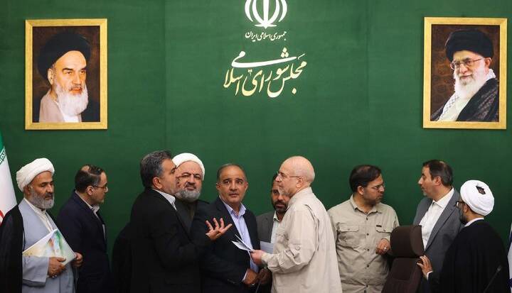 دوراهی پاستور؛ ترمیم کابینه یا تیغ استیضاح؟