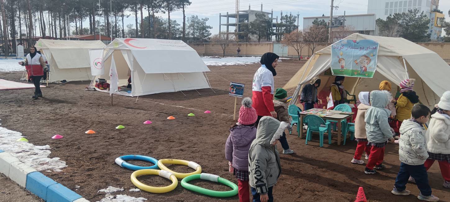 مانور عملیاتی غنچه‌های هلال احمر در نجف آباد