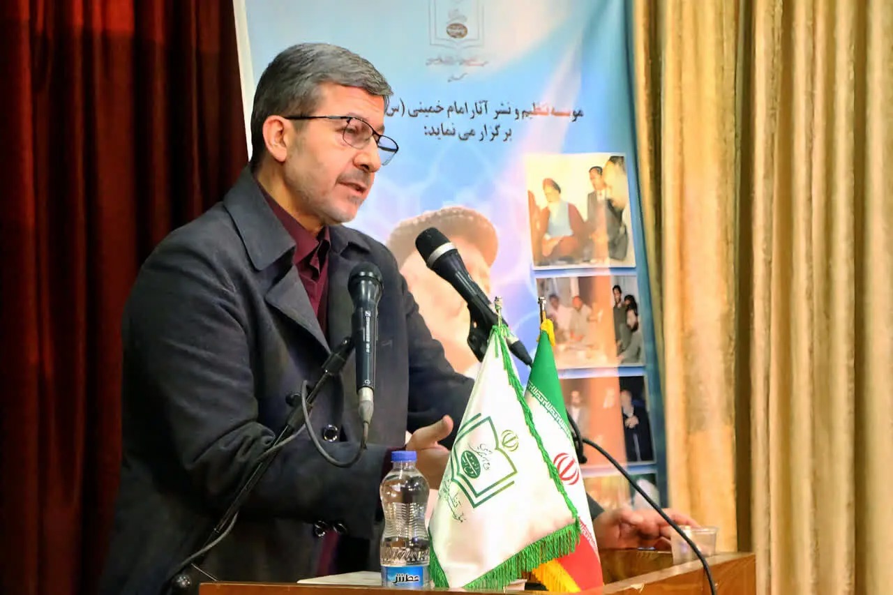 استاد زهتاب تجسم عشق در قامت معلم است