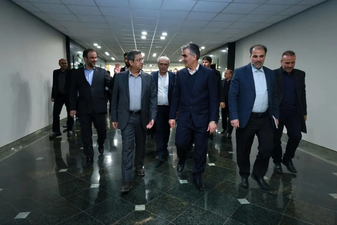 همتی بانک مرکزی را از فرزین تحویل گرفت/ تصاویر