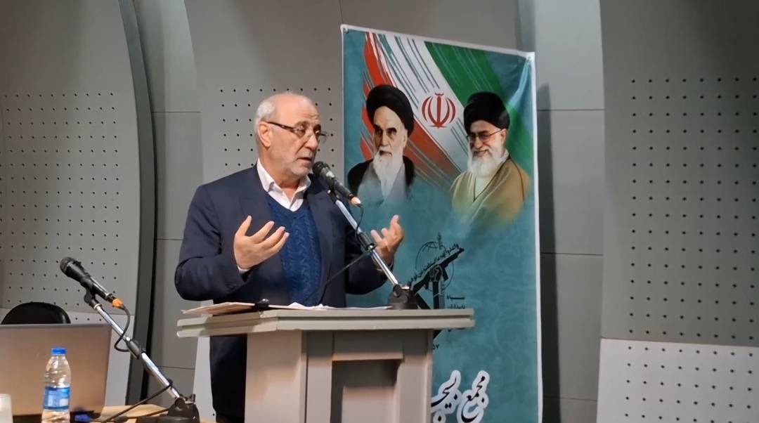 عملکرد نامناسب برخی مسئولان و دسیسه های دشمنان عامل وضعیت کنونی اقتصاد