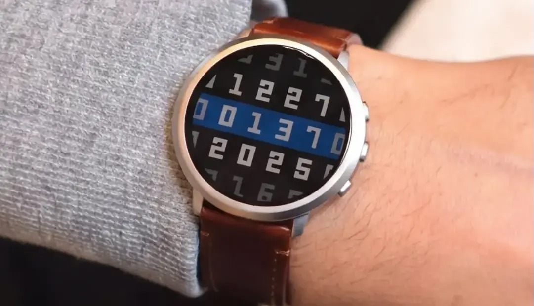 طراحی کلاسیک با نمایشگر شبیه کاغذ؛ ساعت نمادین پبل پس از سال‌ها نونوار شد