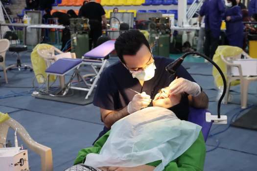 ارائه بیش از ۸۰۰ خدمت دندانپزشکی در نجف آباد