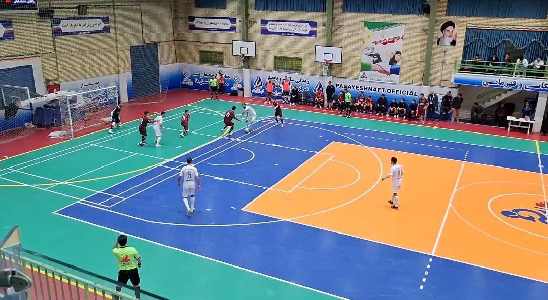 گیتی پسند مغلوب پالایش نفت اصفهان