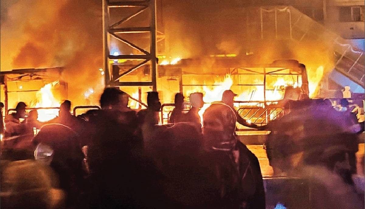 ‌جوان: می‌خواستند با یک میلیون کشته ایران را تجزیه کنند