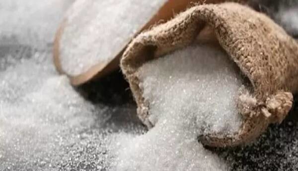 کشف بیش از ۲۰ تن شکر احتکاری در فلاورجان