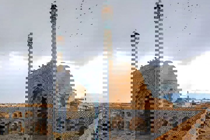 هرگونه تأخیر در رفع رطوبت مسجد جامع اصفهان به دادستانی گزارش می‌شود