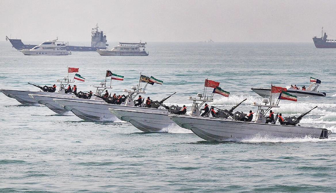 جوان: ۴۰۰ قایق تندرو علی‌الحساب آبراهام را دوره کردند