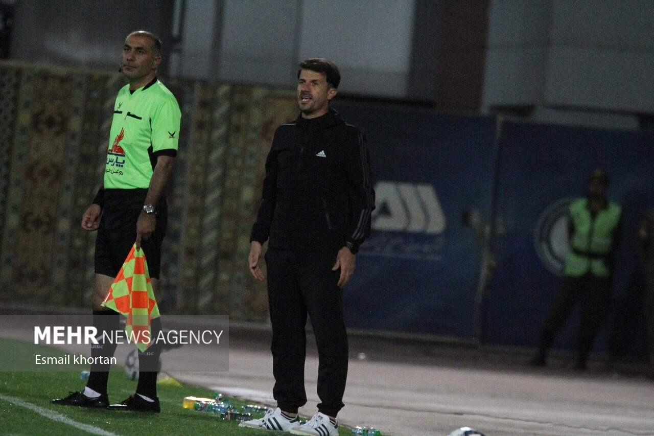 سرمربی ذوب‌آهن اصفهان برکنار شد؛ پایان تلخ حدادی‌فر در فولادشهر